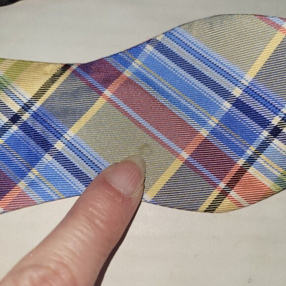 Tommy Hilfiger Bowtie Men Adjustable Size 13 3/4-18" Silk Plaid Preppy - Picture 6 of 8